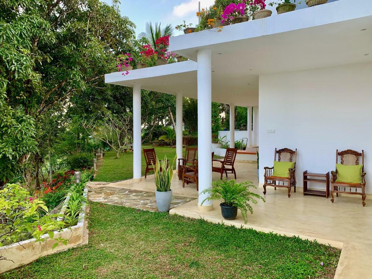 Amandari Holiday Villa Gelioya Exterior foto